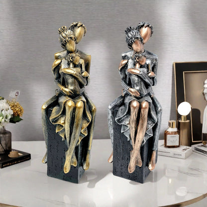 Elegant sculpture of a romantic couple Acalora