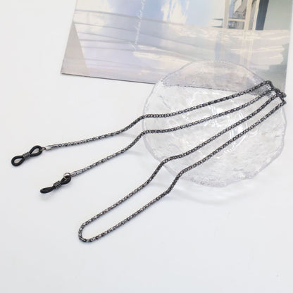 Chic Metallic Eyewear Chain Acalora