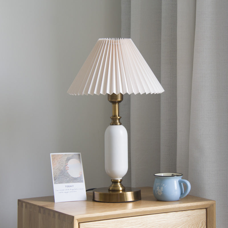 Vintage-Inspired Table Lamp