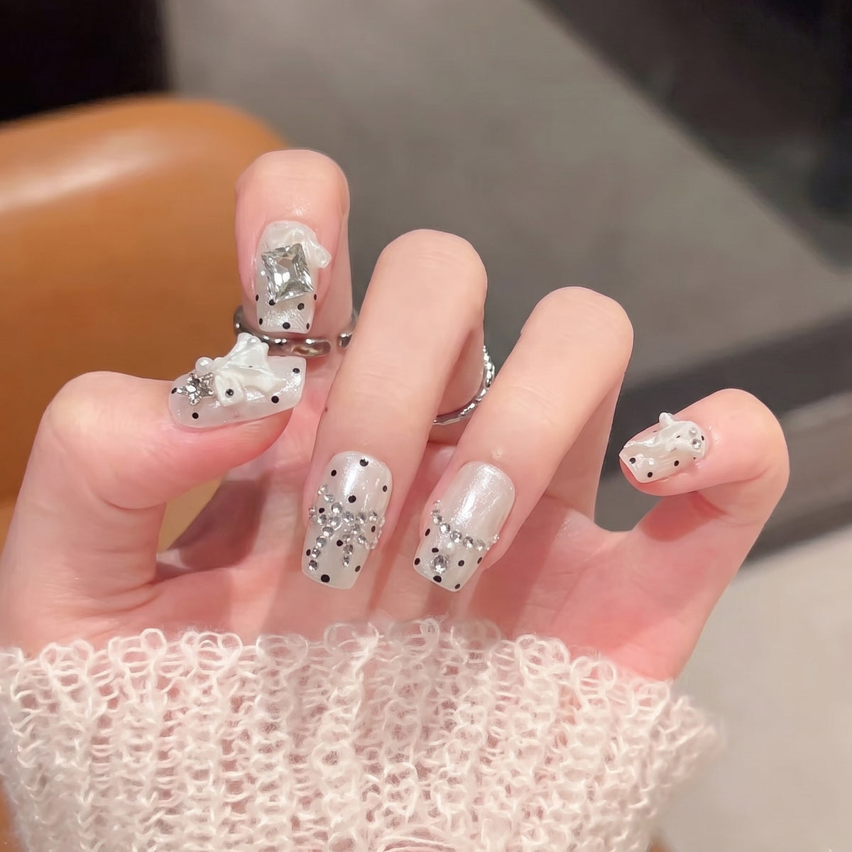 Elegant Rhinestone-Adorned Press-On Nail Set Acalora