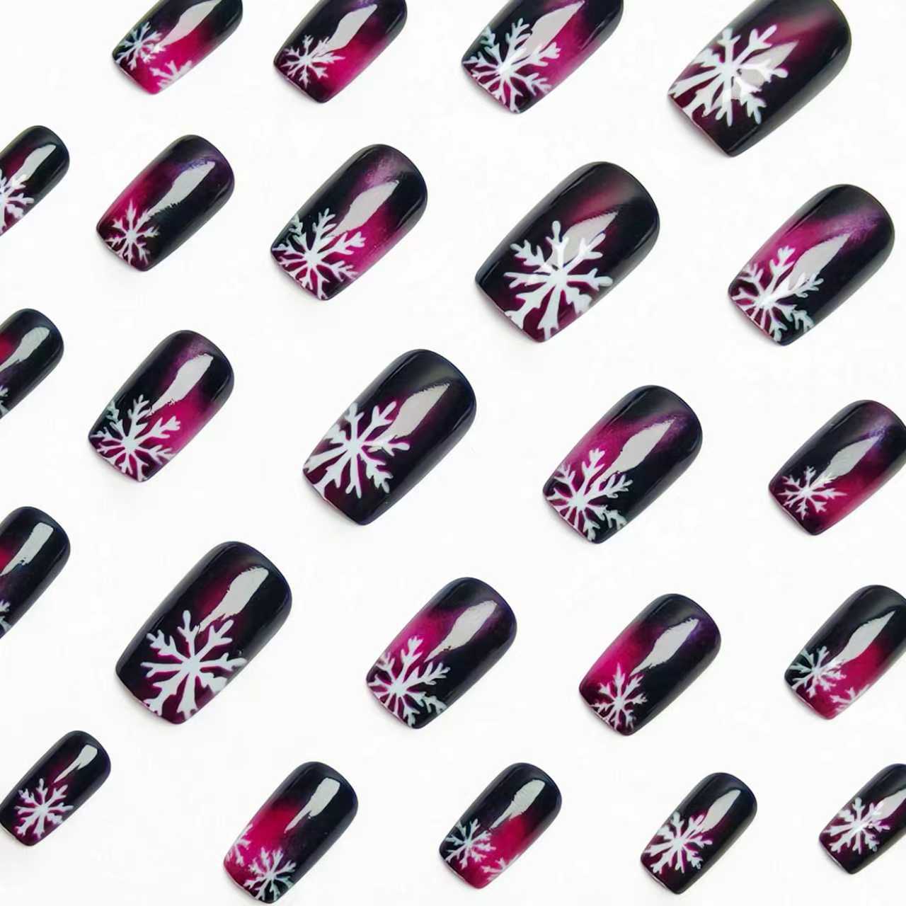 Winter-Themed Detailed Nail Art Acalora