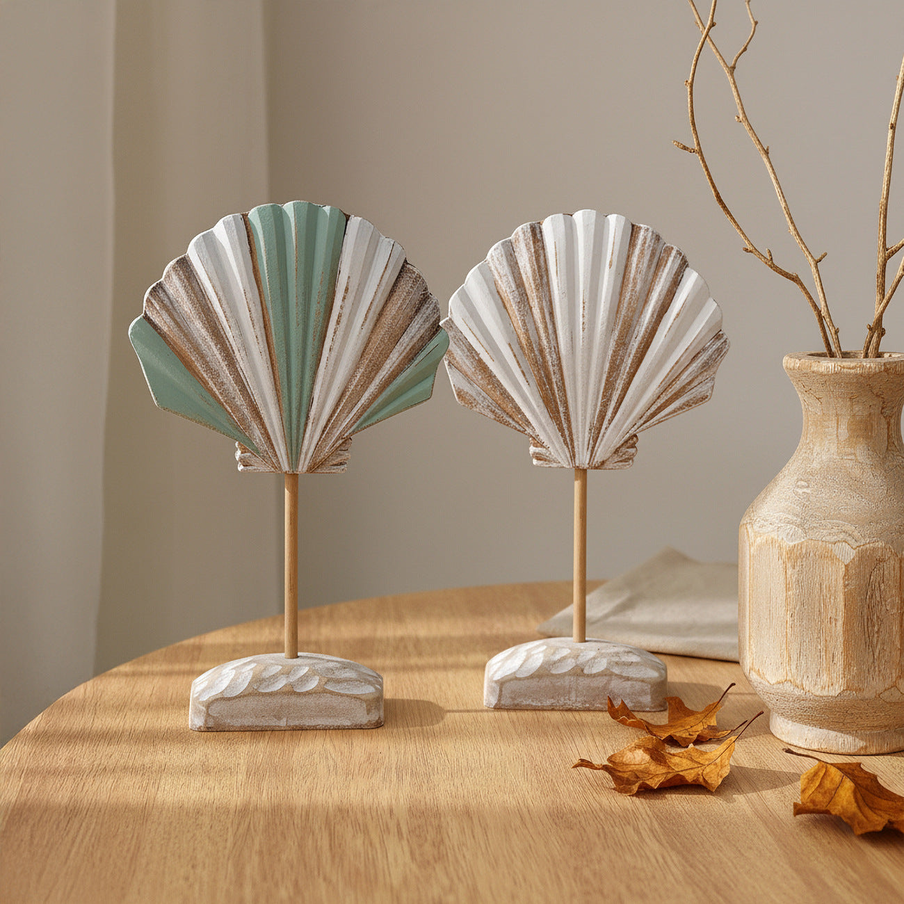 Elegant Shell Table Stand