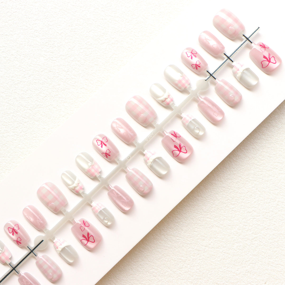 Charming Nail Art Press-On Set Acalora