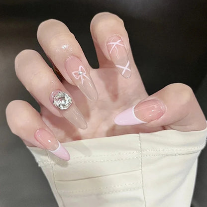 Artificial nail set with elegant design and dreamy 3D applications Acalora