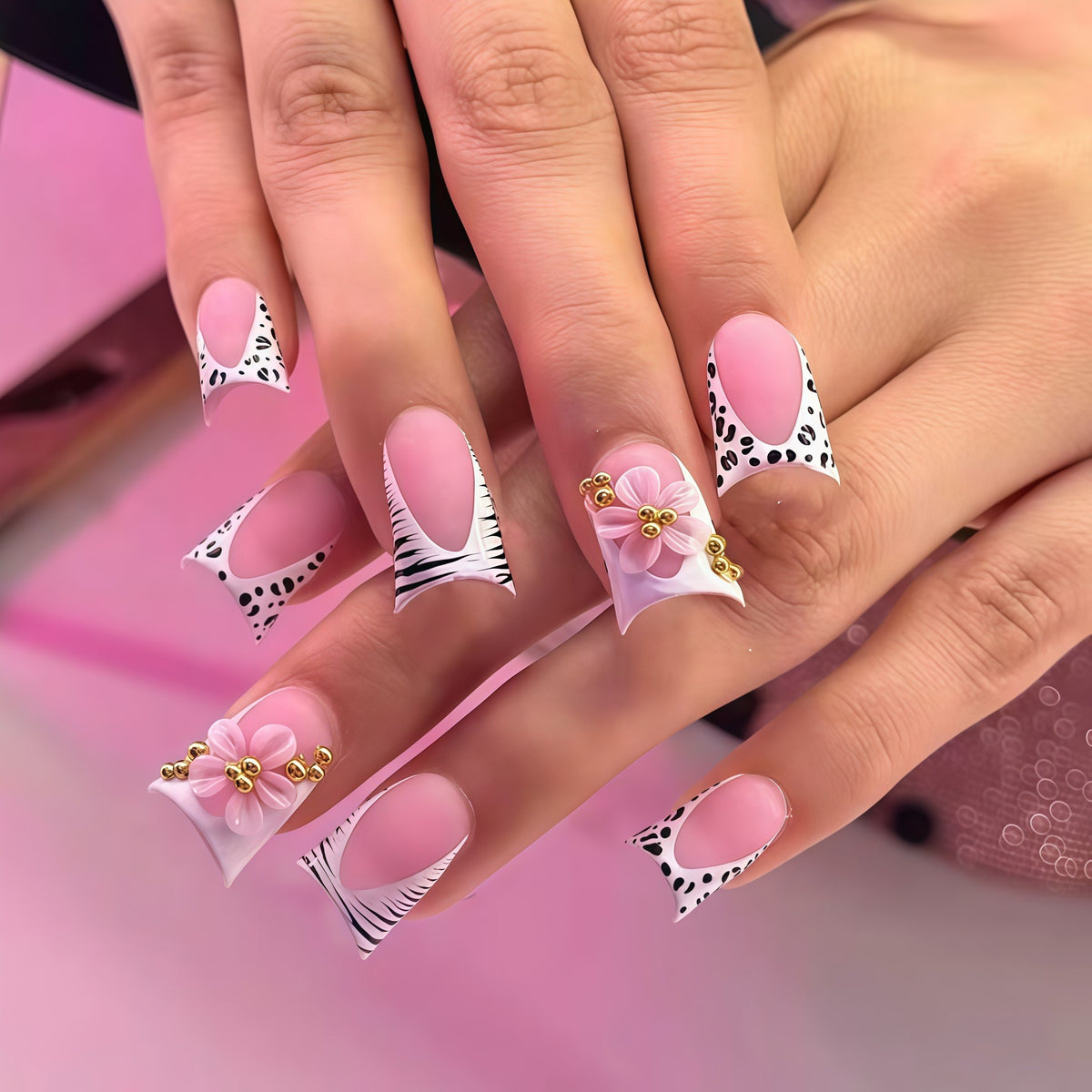 Premium Decorative 3D Press-On Nails with Floral and Animal Print Accents Acalora