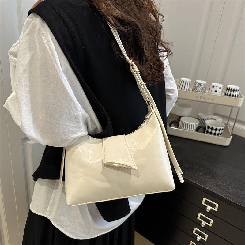 Luxurious Patent Leather Shoulder Bag Acalora