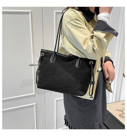 Oversized Faux Fur Tote Bag Acalora