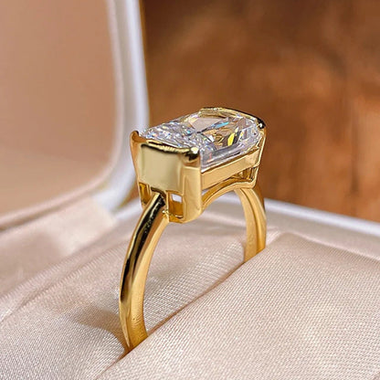 BowLift | S925 East-West Emerald Cut Ring