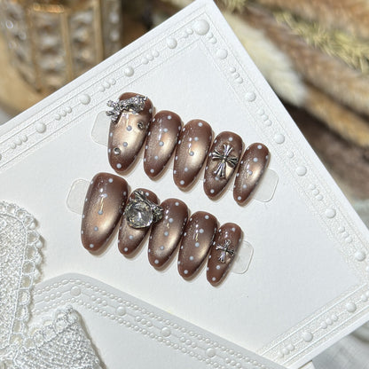 Elegant Press-On Nail Art Set with Distinctive Metallic Accents Acalora