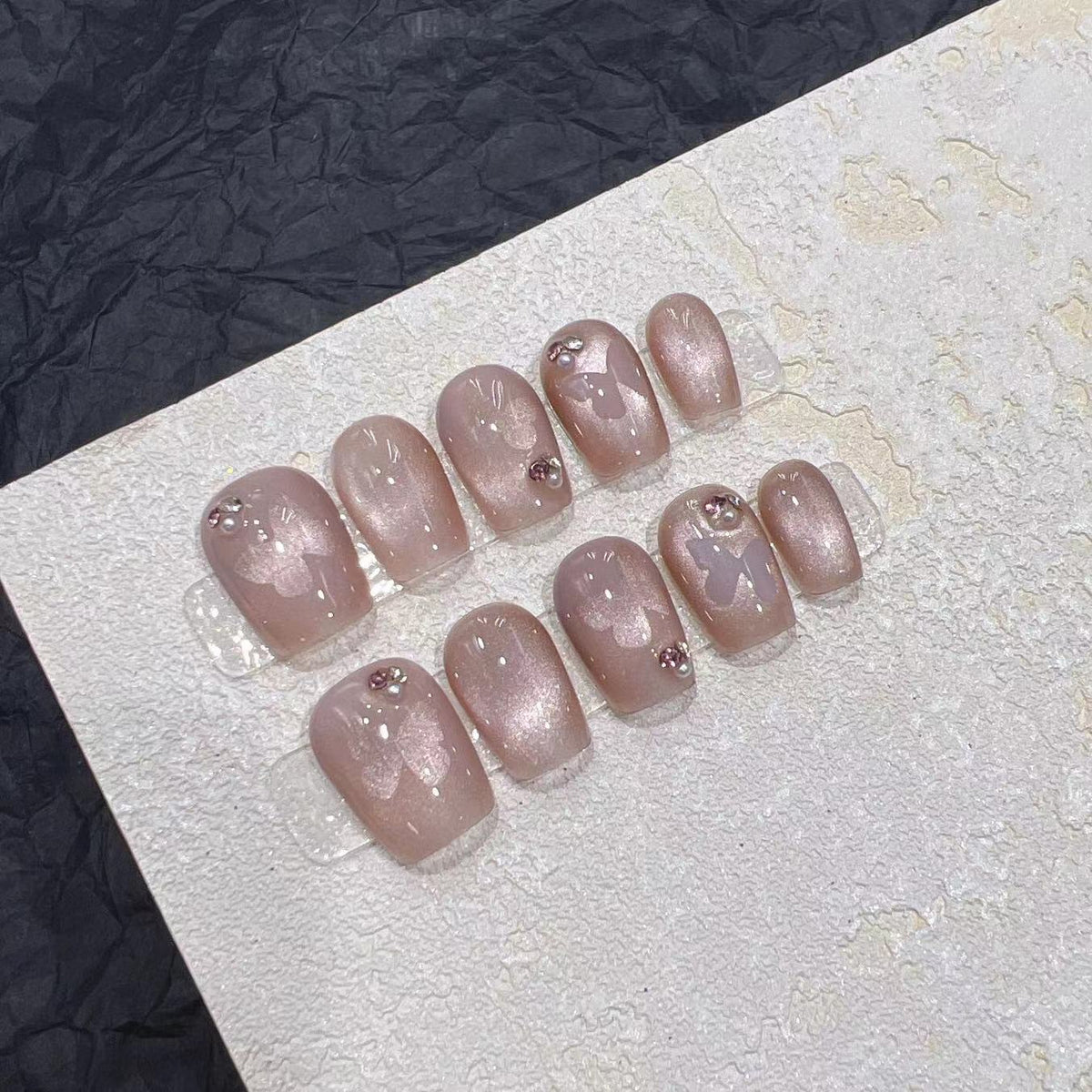 Elegant Press-On Nail Set with Rhinestone Details Acalora