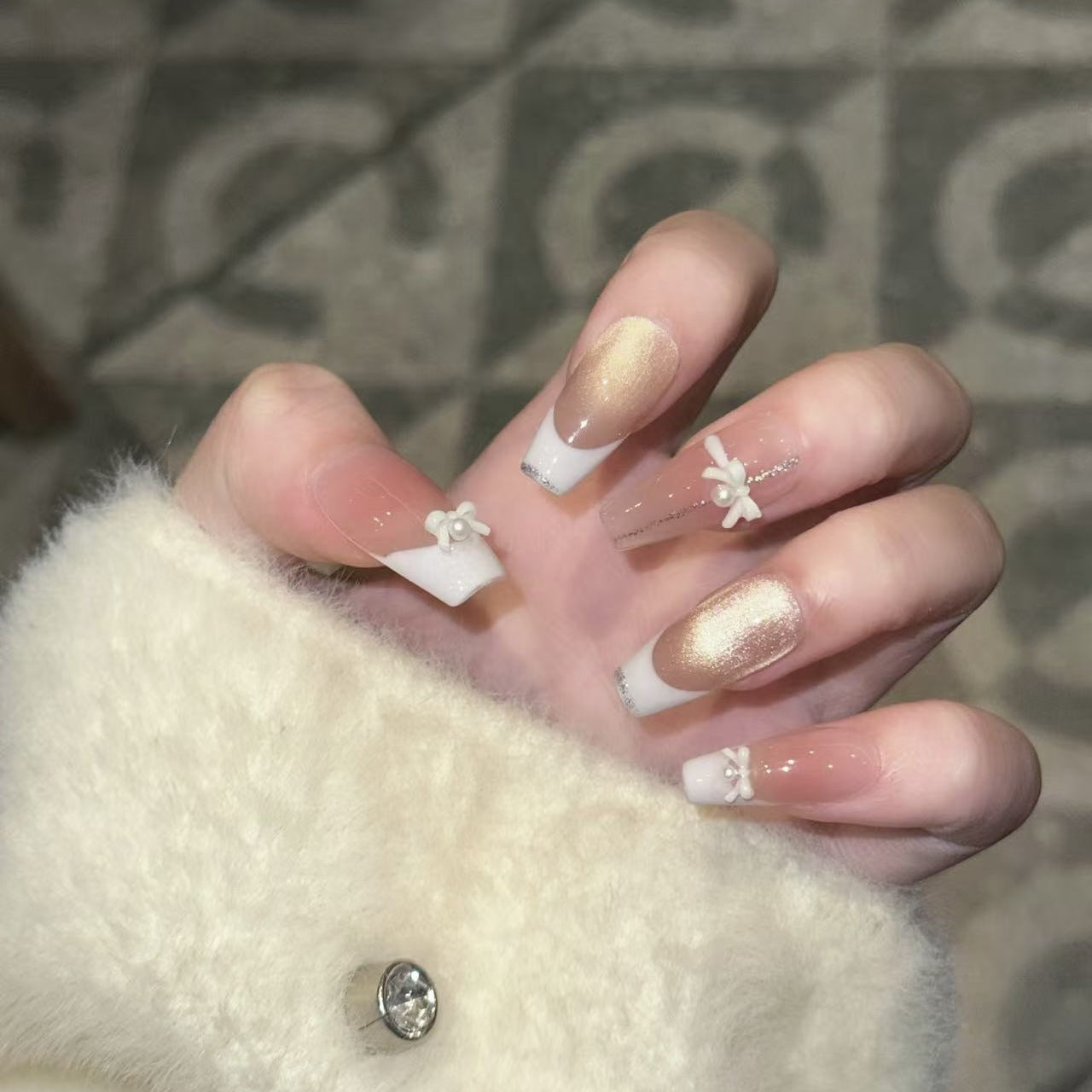 Elegant Reusable Press-On Nail Art Set with Pearl and Glitter Accents Acalora