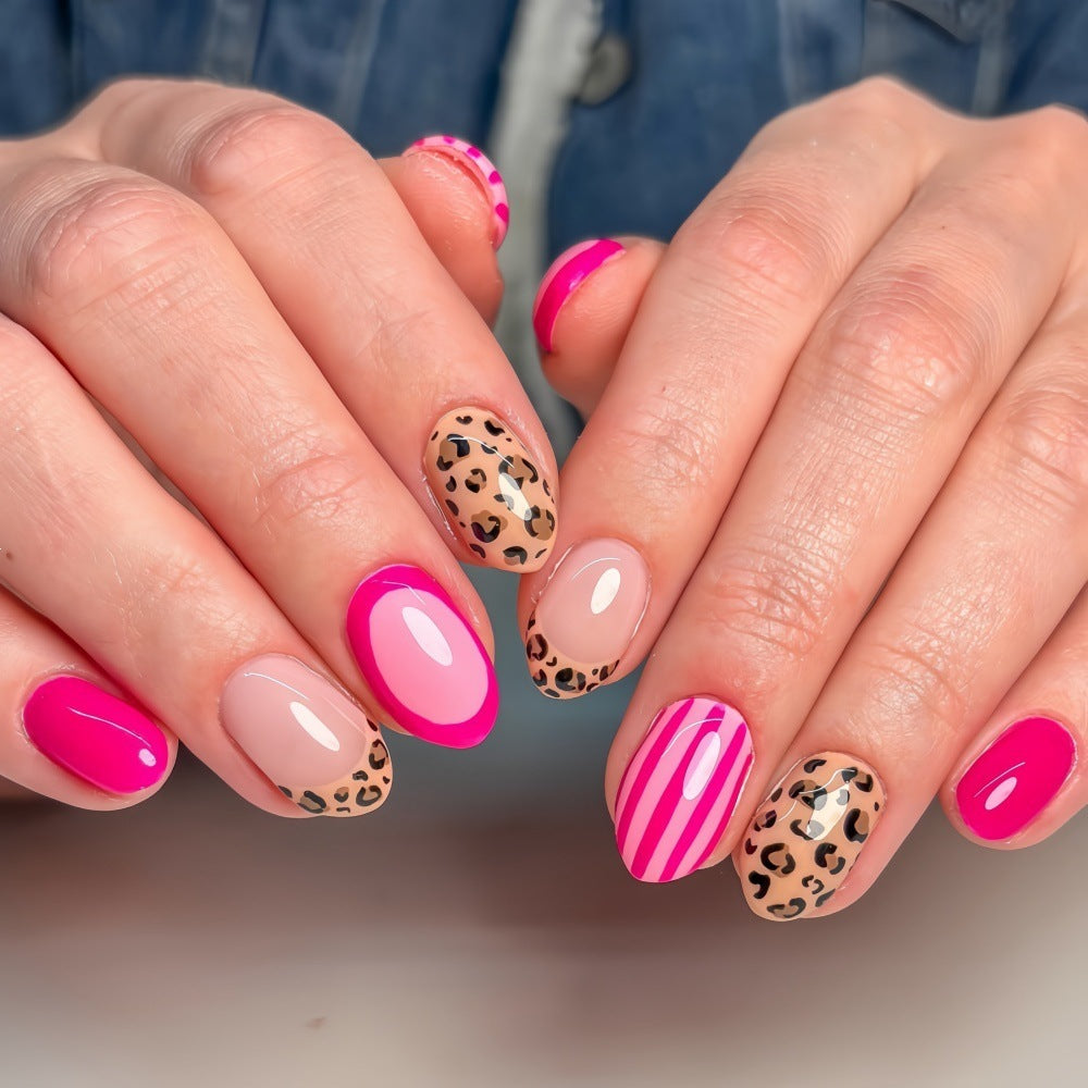Artificial nails with trendy leopard and striped decorations Acalora
