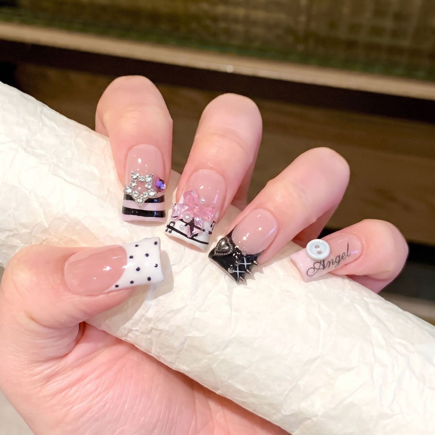 Artistic Designer Press-On Nail Set Acalora