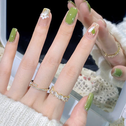 Artificial nail set with elegant handcrafted designs Acalora