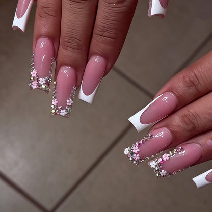 Elegant Floral Accent Press-On Nail Art Set Acalora