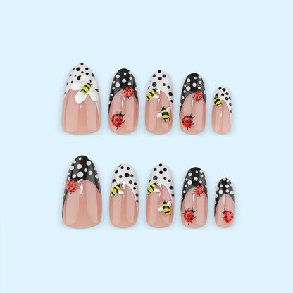 Artificial nails with playful insect design Acalora