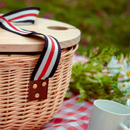 Exclusive basket with handles made of woven rattan Acalora
