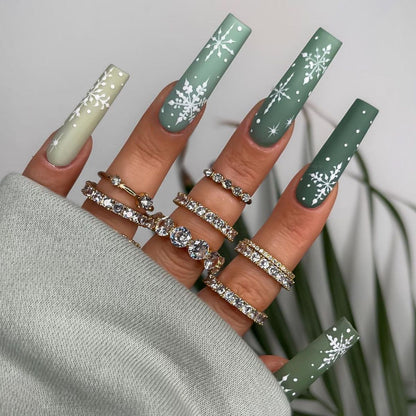 Decorative Press-On Nail Art Set with Elegant Floral and Shimmer Design Acalora
