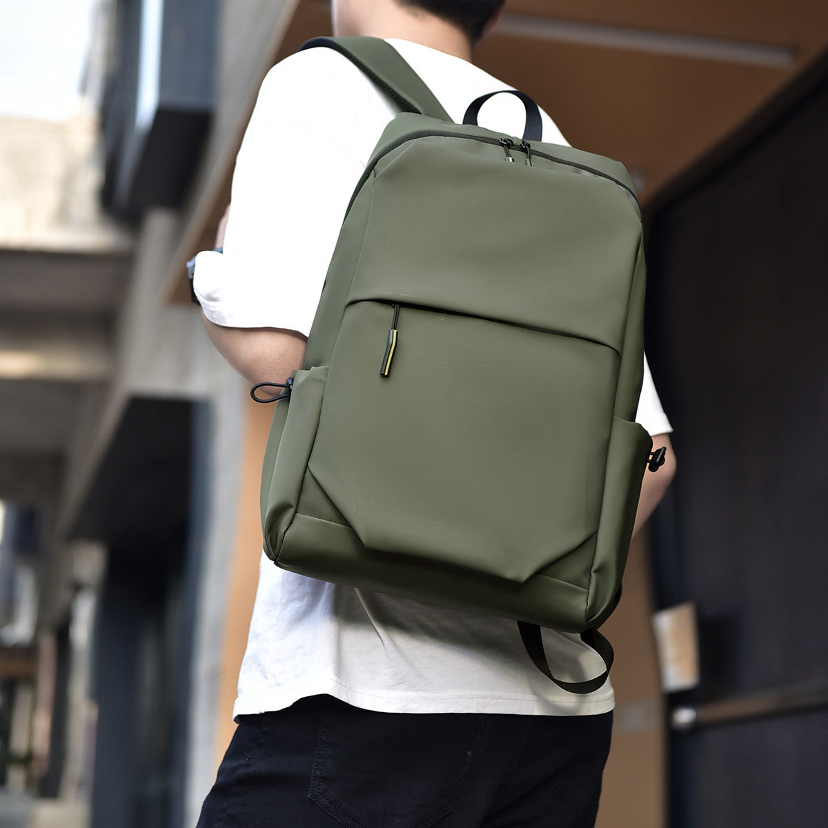 Sleek Tech-Friendly Backpack Acalora