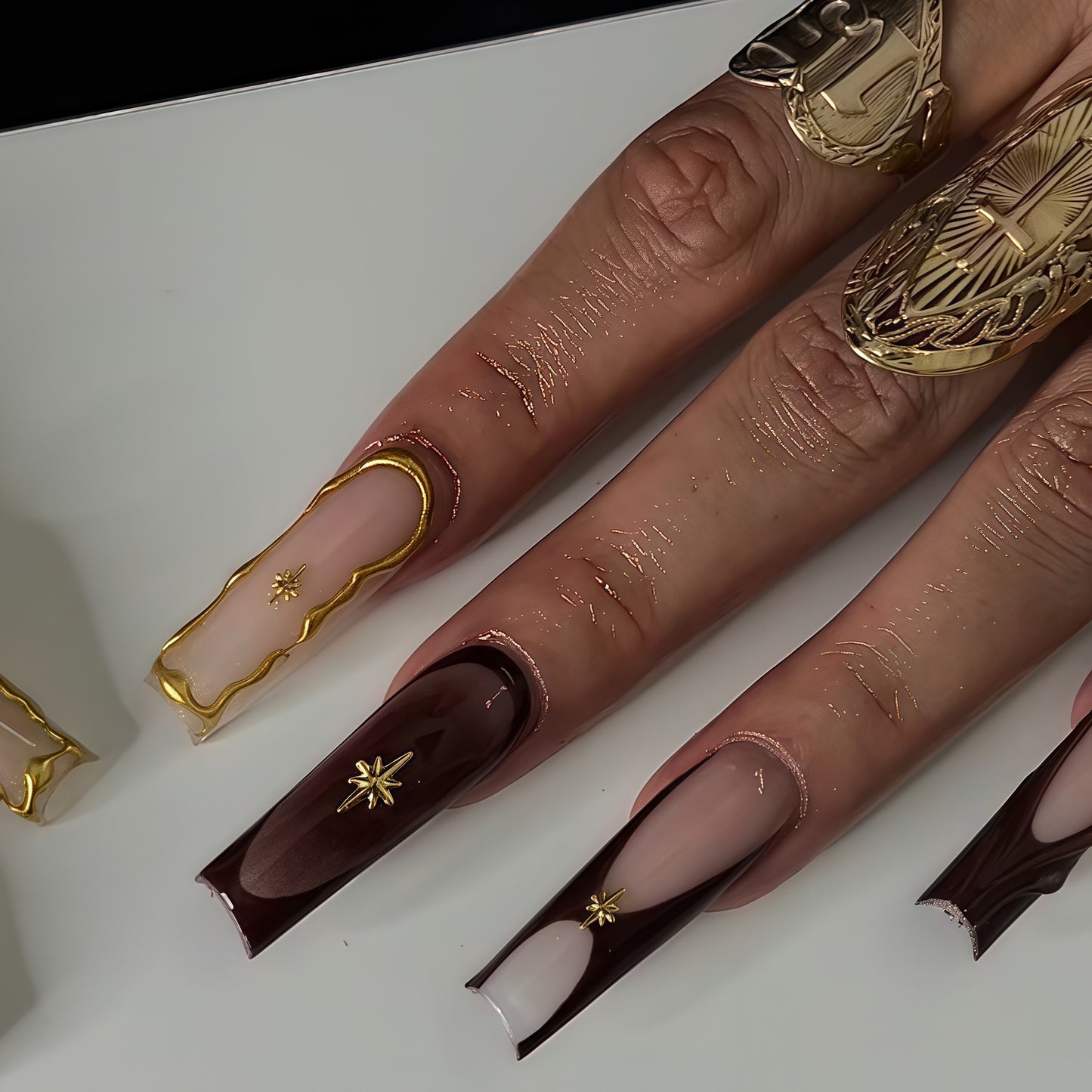 Luxurious Statement Stiletto Press-On Nails with Gold Accents Acalora