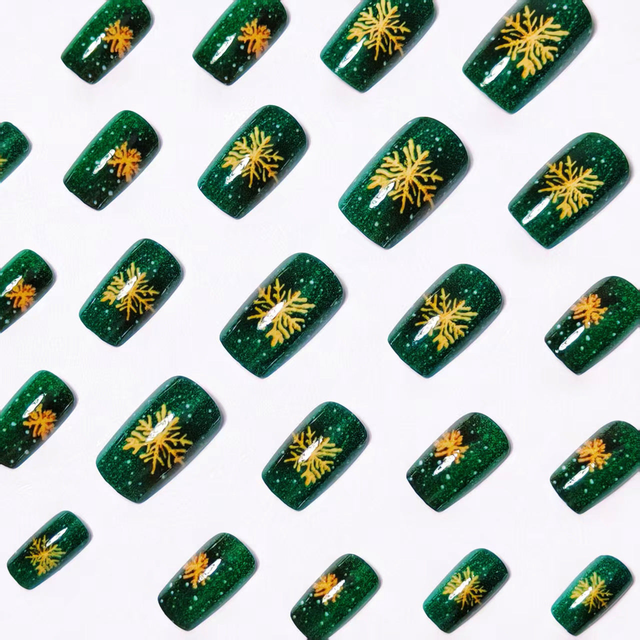Holiday-Themed Sparkling Nail Art Acalora