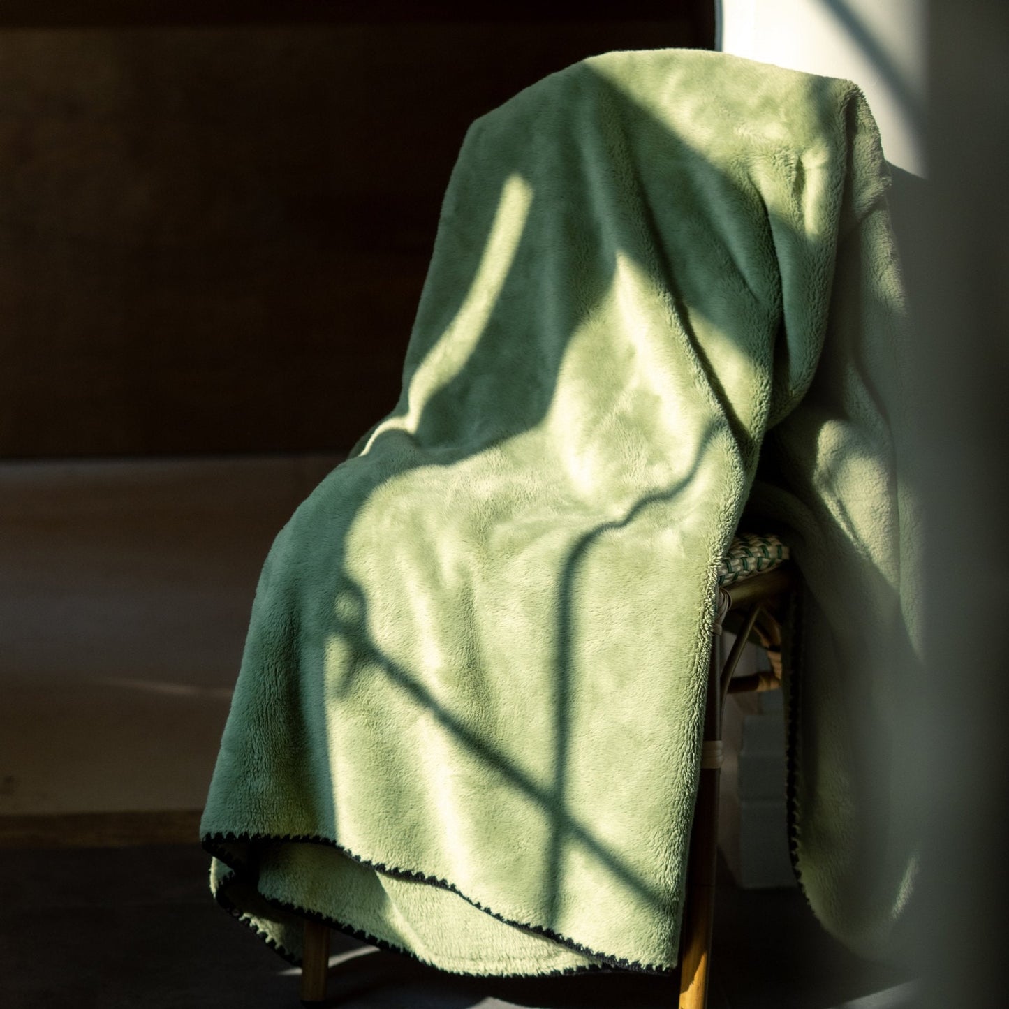 Soft Plush Throw Blanket