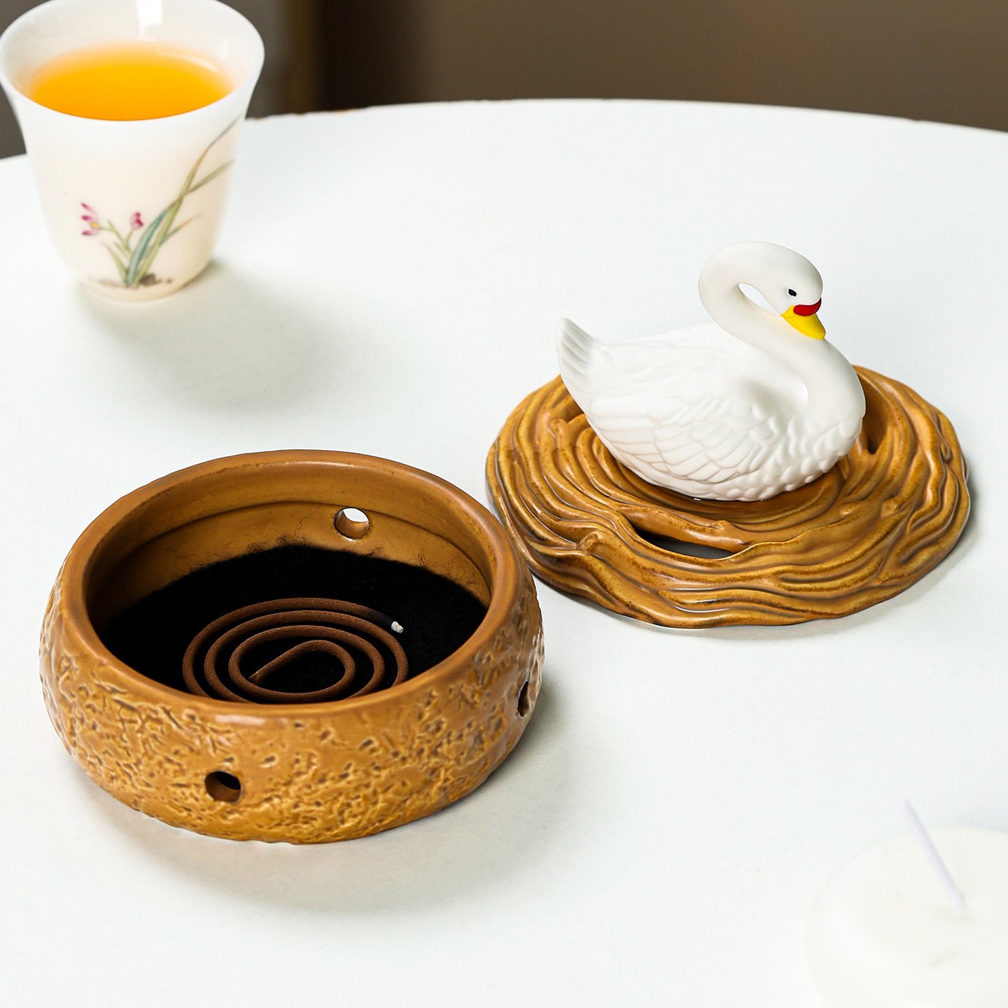 Artistic Swan Figurine Acalora