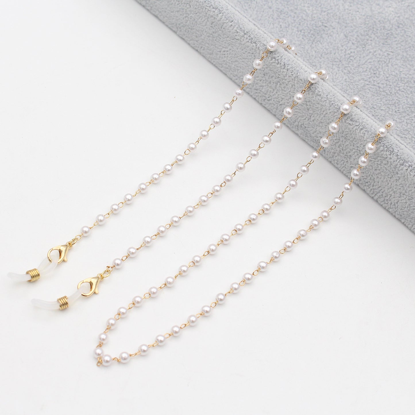 Pearl-Accented Eyewear Chain Acalora