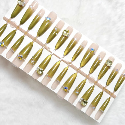 Artificial nail set with glamorous jewelry embellishments Acalora