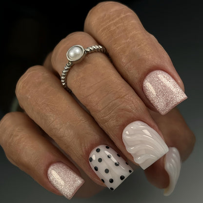 Artificial nail set with elegant glitter and dot design Acalora
