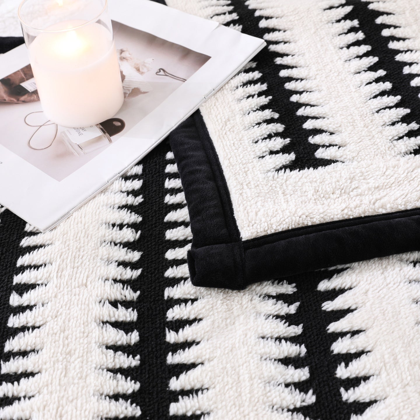 Chic Floral Pattern Throw Blanket