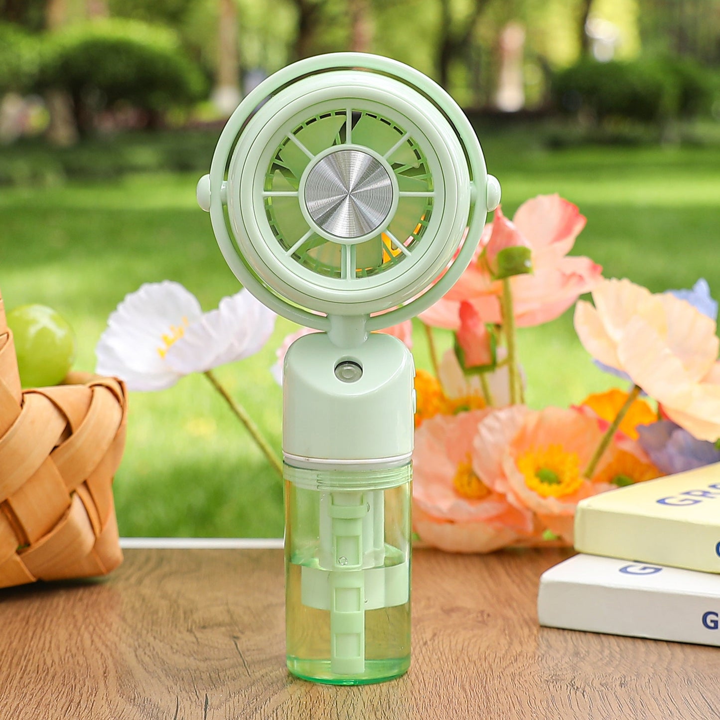 Women's portable mini-fan with integrated mist function Karnz