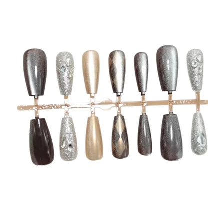 Artifical nails in elegant metallic look Acalora
