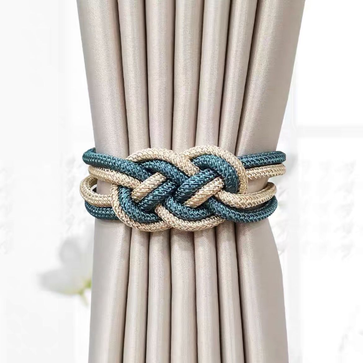Decorative curtain tieback with braided design Acalora