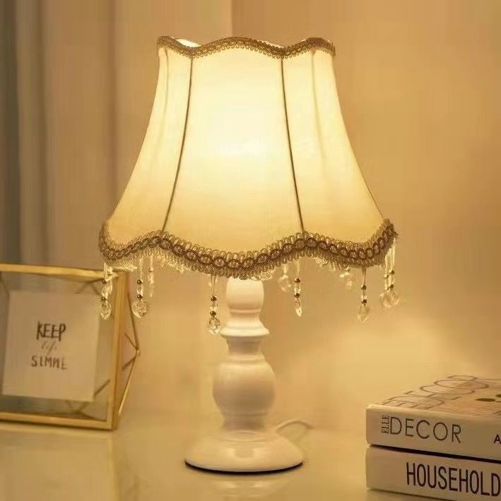 Vintage Floral Table Lamp