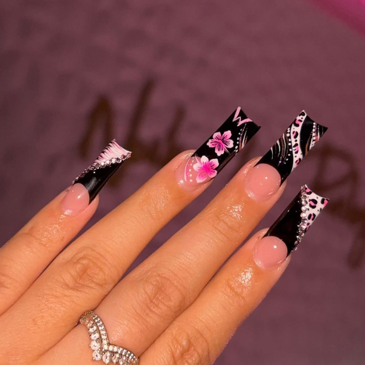 Artistic Stiletto Press-On Nail Set Acalora