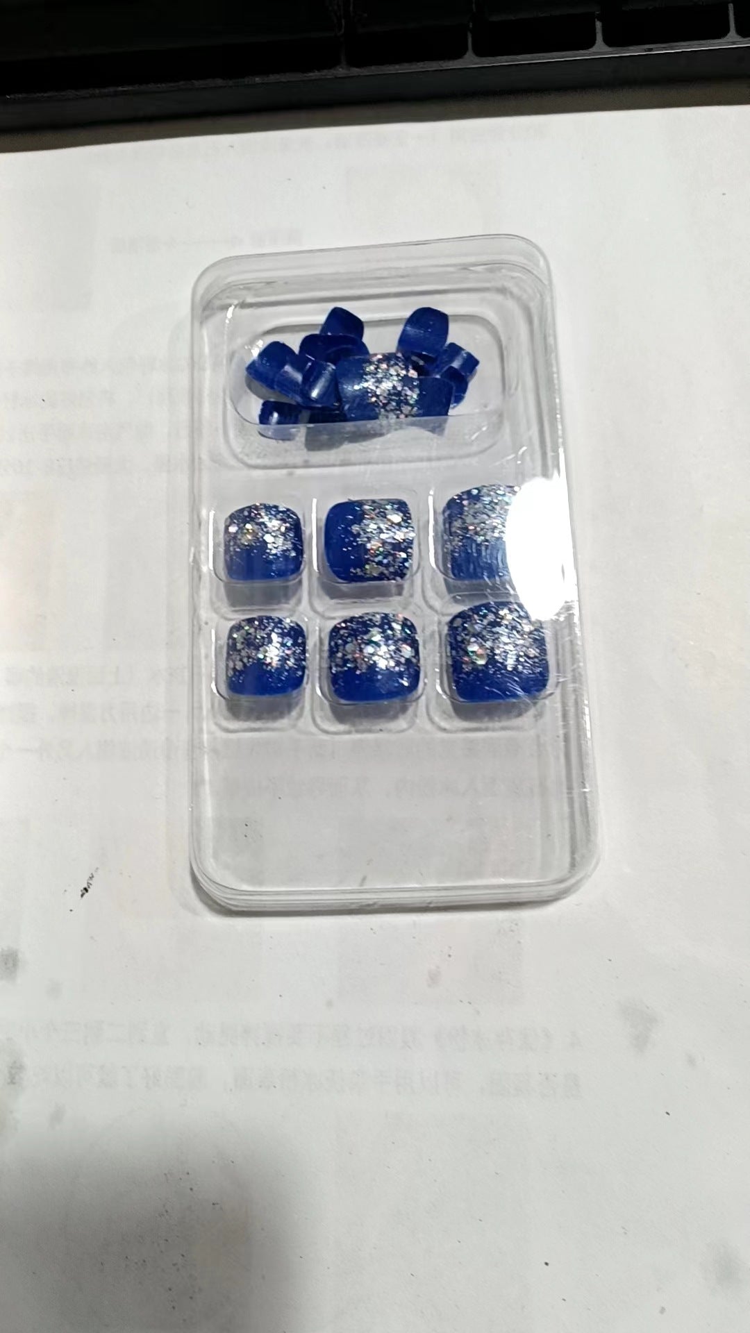 Glitter Accent Press-On Nail Set Acalora