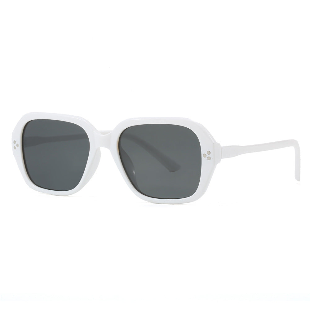 Women's fashionable oversized sunglasses in an elegant design Karnz