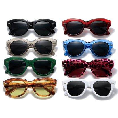 Women stylish sunglasses in modern design with transparent frame Bowlift