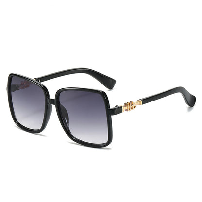 Women's sunglasses with large frame and gradient Brehn