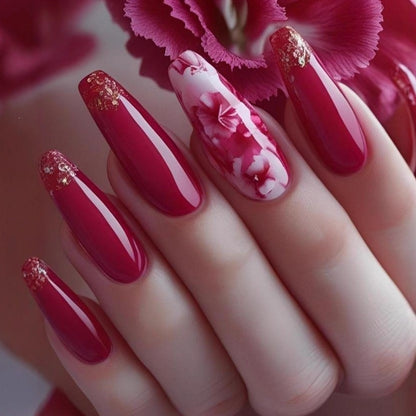 Artificial nails with romantic heart design and fine accents Acalora