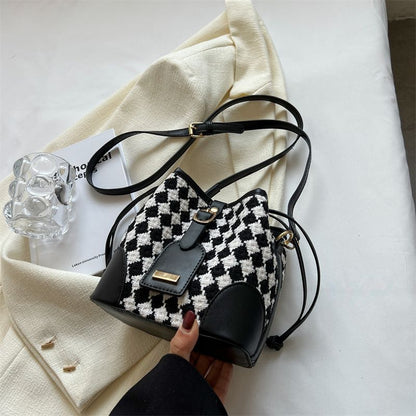 Stylish Knit Bucket Bag Acalora