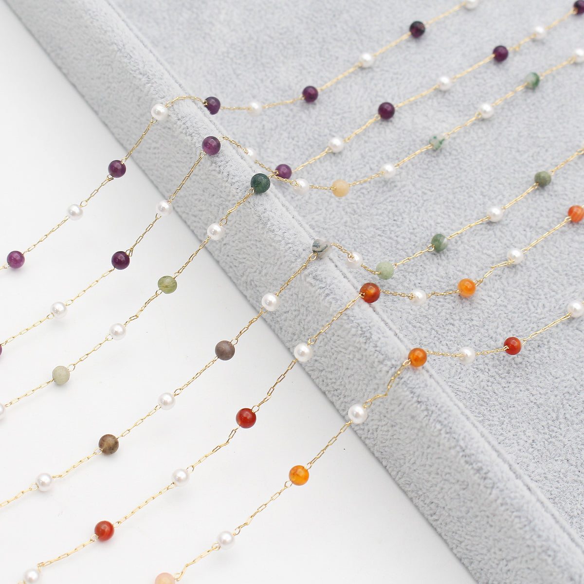 Elegant Multi-Color Eyewear Chain Acalora
