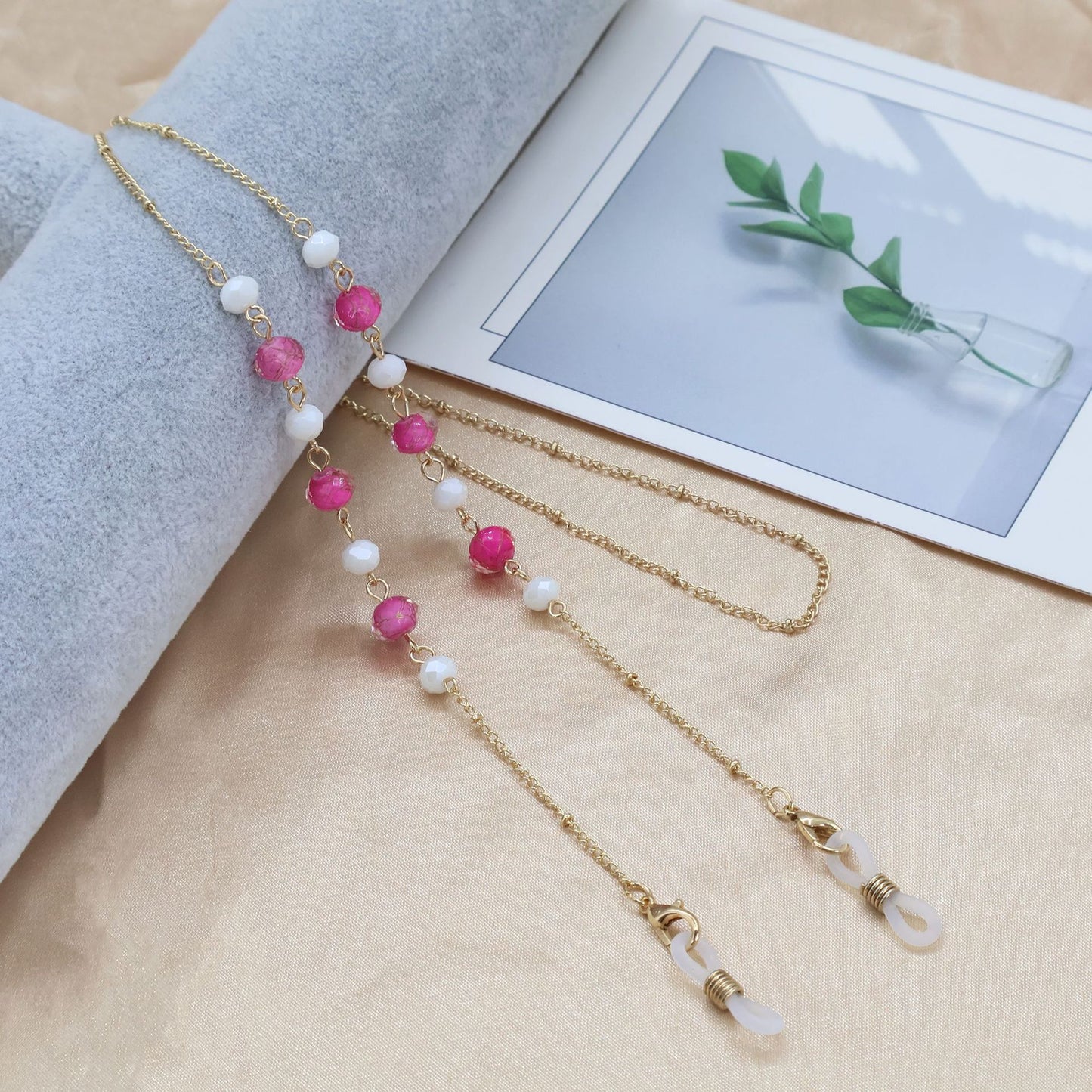 Fashionable Eyewear Chain Acalora
