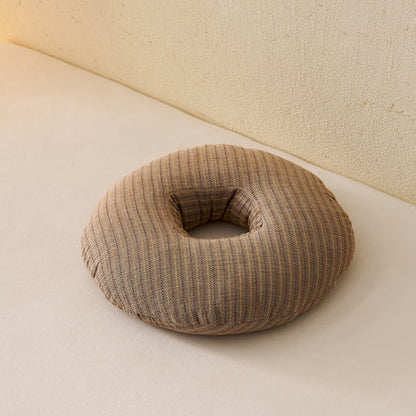 Comfortable donut pillow with ergonomic design Bowlift