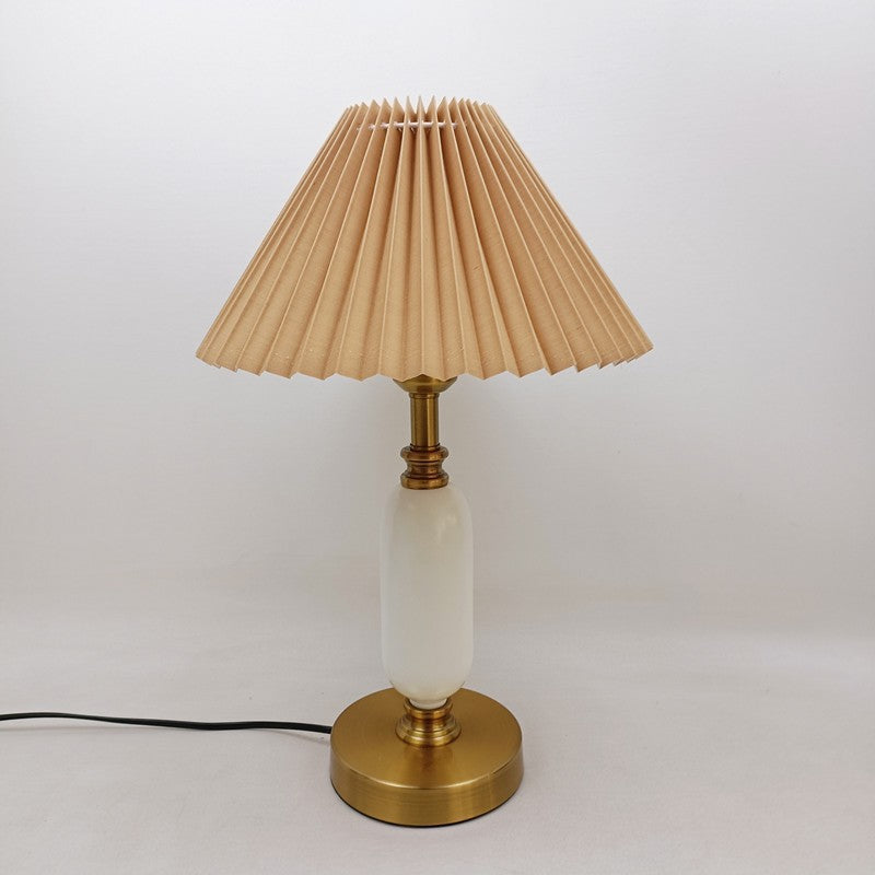 Vintage-Inspired Table Lamp