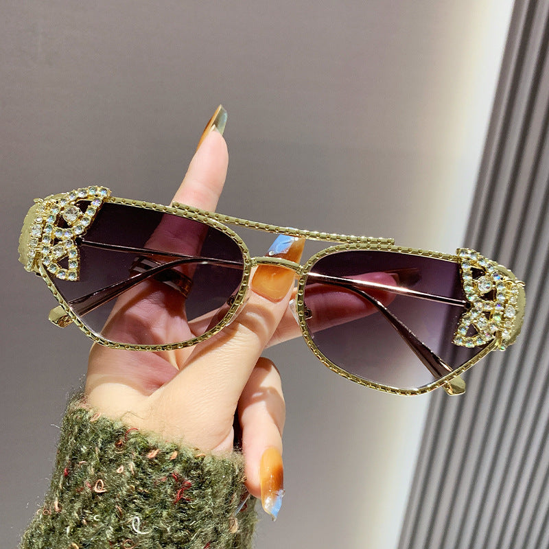 Women's Luxury Sunglasses with Elegant Butterfly Detail Bowlift