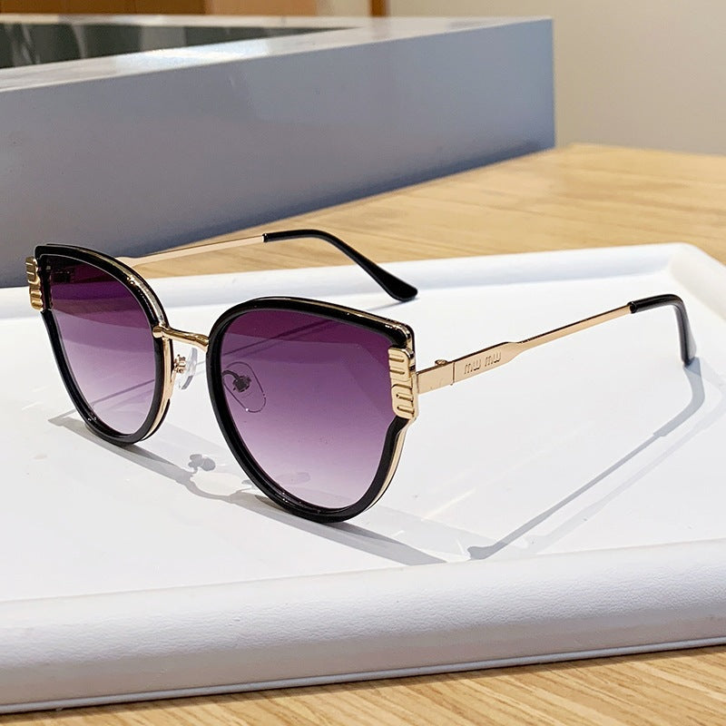 Women's Cat-Eye Sunglasses with Elegant Accentuated Lenses Bowlift