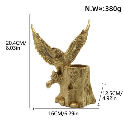 Elegant garden figure with eagle on tree trunk Acalora