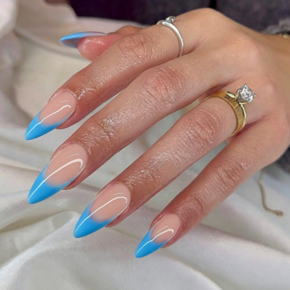 Artificial nails with elegant gradient color and lace design Acalora